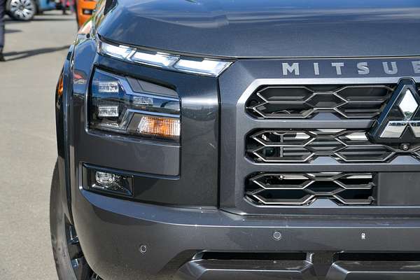 2025 Mitsubishi Triton GSR MV 4X4 thumb-1