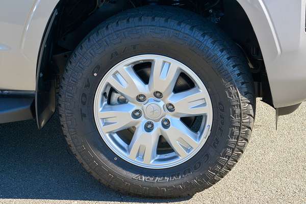 2025 Mitsubishi Triton GLX+ MV 4X4 thumb-3