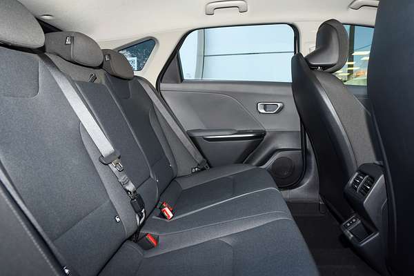 2025 Kia K4 Sport CL4m thumb-8