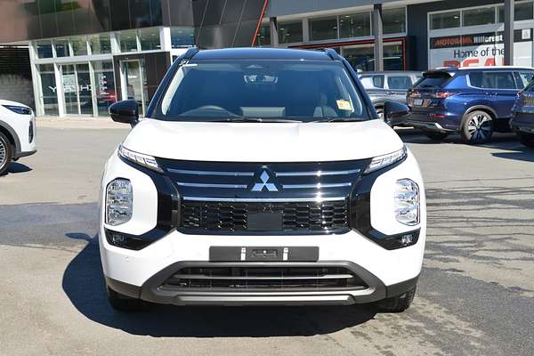 2025 Mitsubishi Outlander LS ZM thumb-2