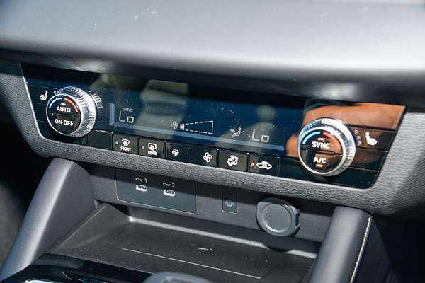 2025 Mitsubishi Outlander LS ZM thumb-13