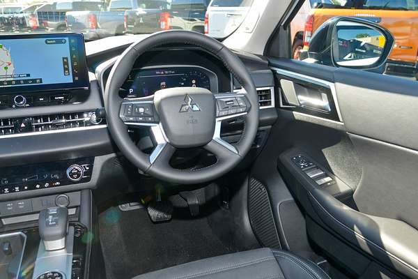 2025 Mitsubishi Outlander LS ZM thumb-18