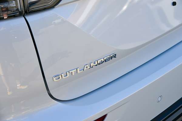 2025 Mitsubishi Outlander LS ZM thumb-20