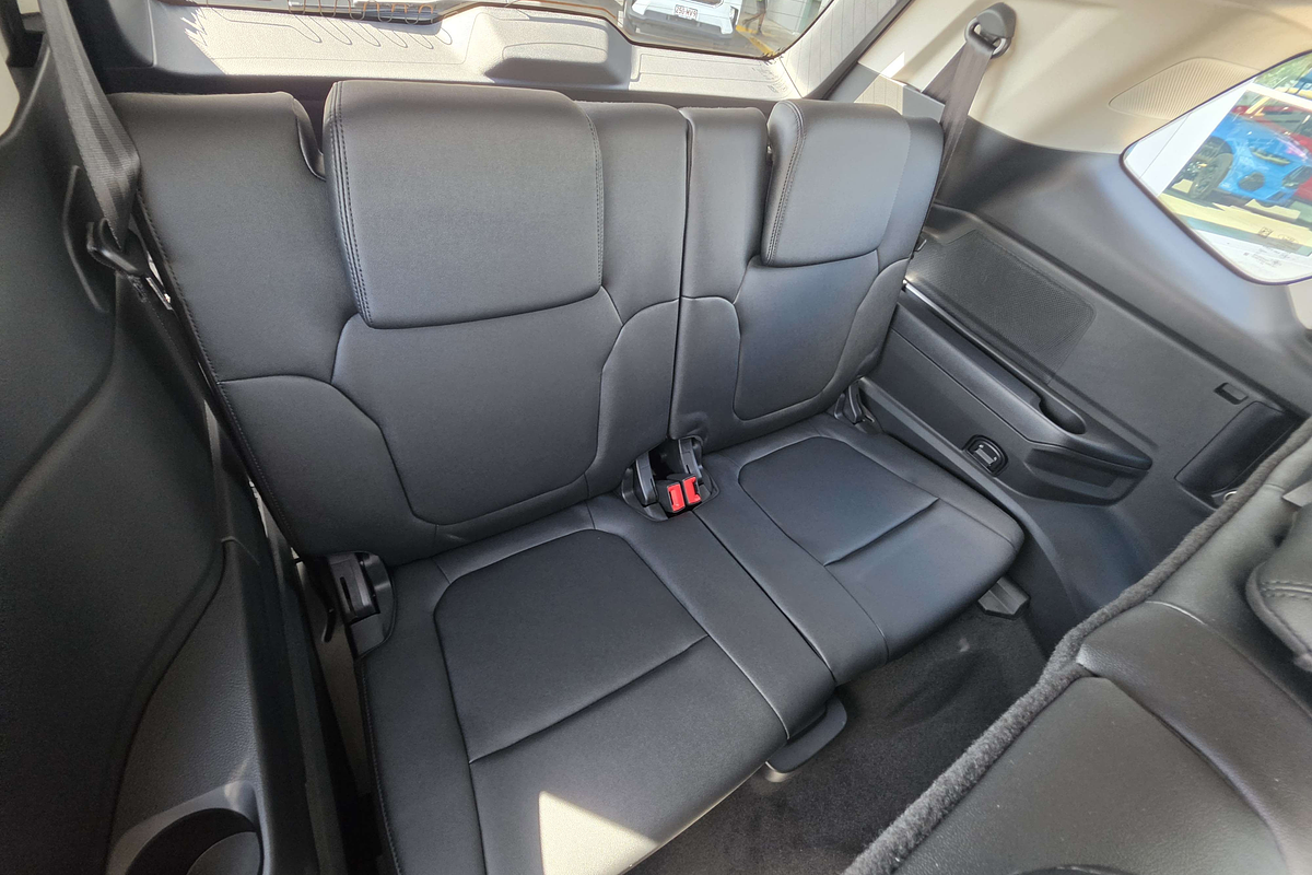 2025 Ford Everest Trend 2.0L thumb-7