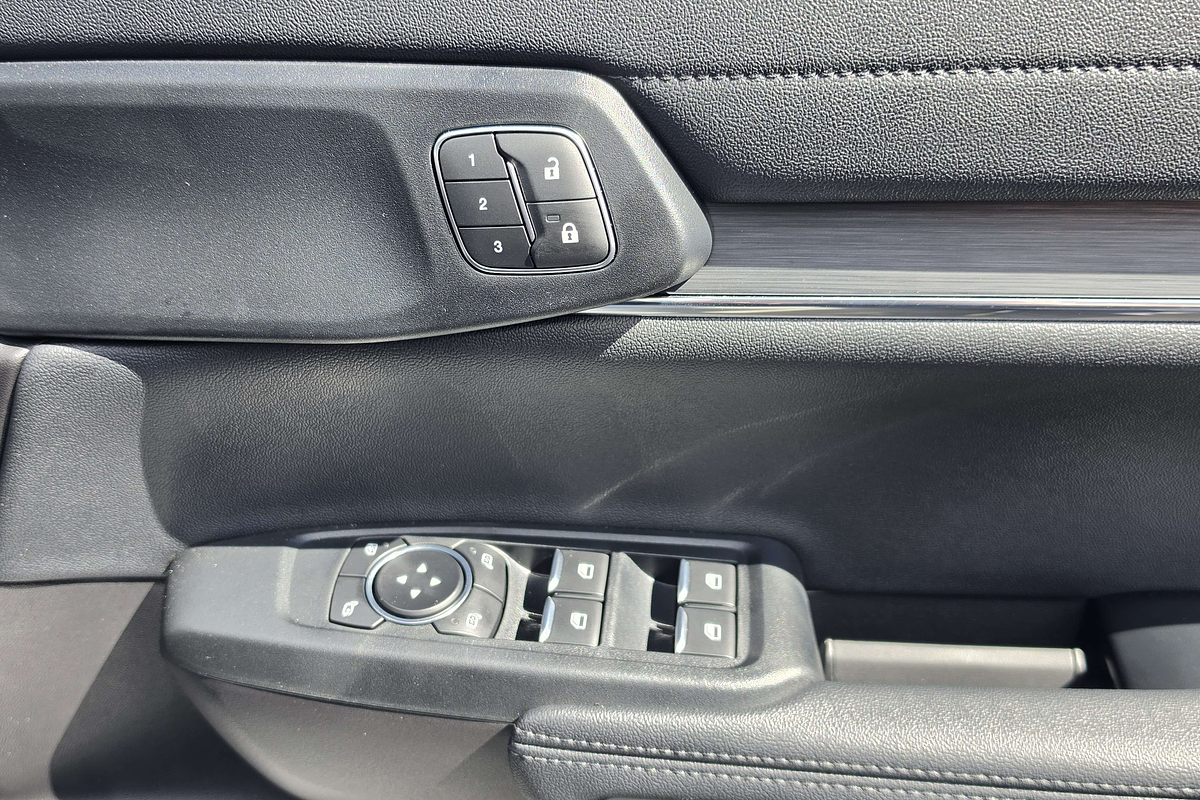 2025 Ford Everest Trend 2.0L thumb-11