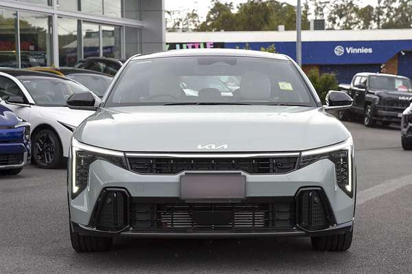 2026 Kia K4 GT-Line CL4m thumb-2