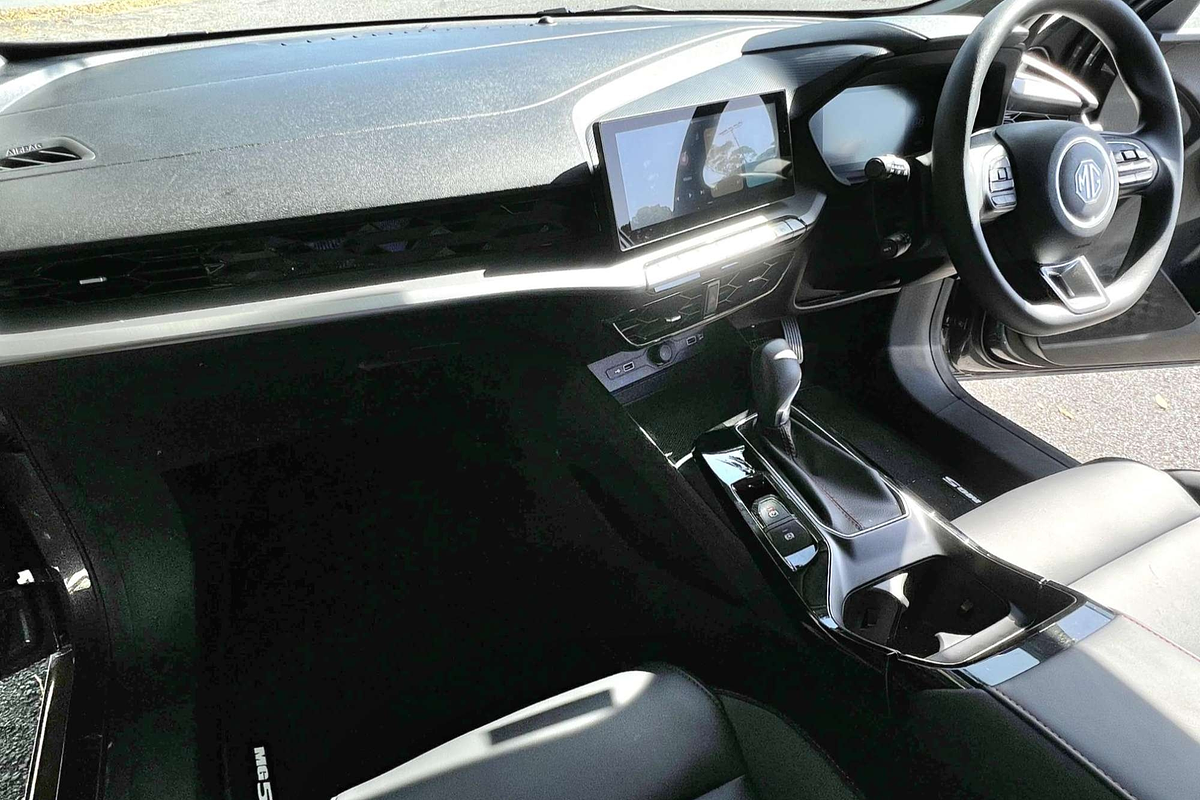 2025 MG MG5 Essence thumb-11