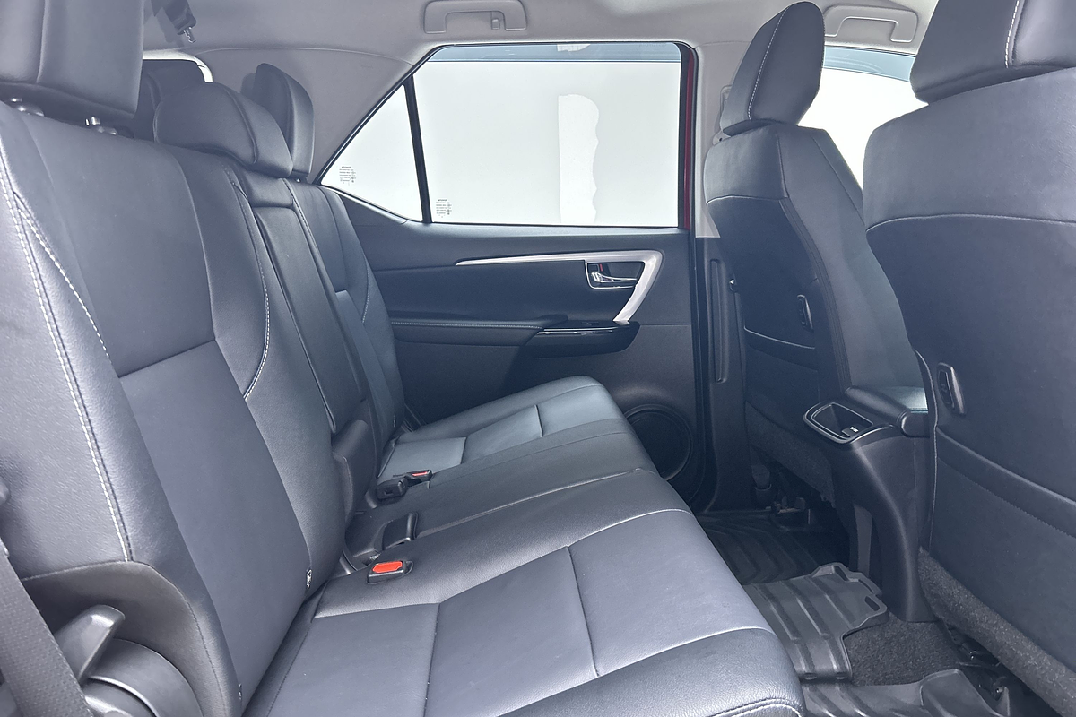 2025 Toyota Fortuner GXL GUN156R thumb-11