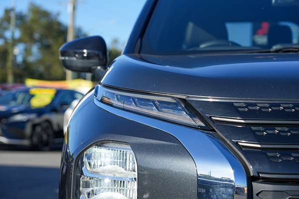 2024 Mitsubishi Outlander Black Edition ZM thumb-1
