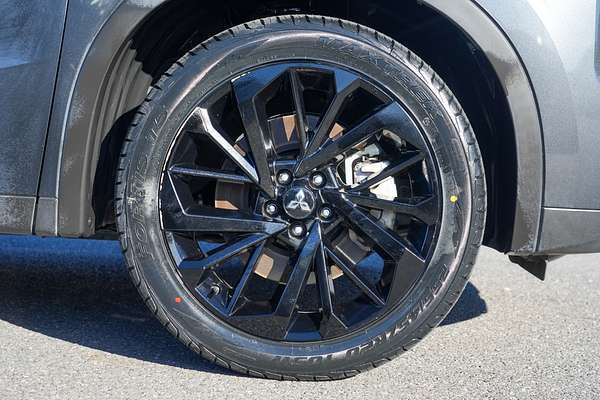 2024 Mitsubishi Outlander Black Edition ZM thumb-4