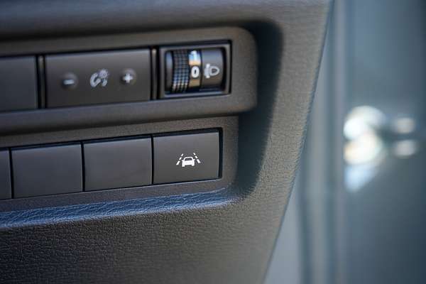 2024 Mitsubishi Outlander Black Edition ZM thumb-14