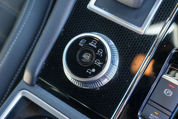 2024 Mitsubishi Outlander Black Edition ZM thumb-15