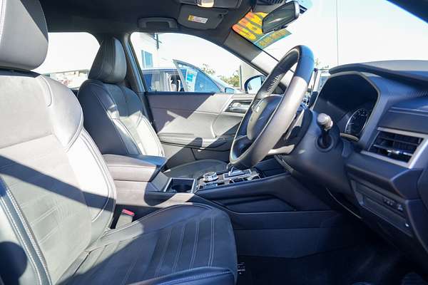 2024 Mitsubishi Outlander Black Edition ZM thumb-9