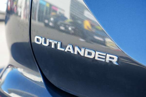 2024 Mitsubishi Outlander Black Edition ZM thumb-20