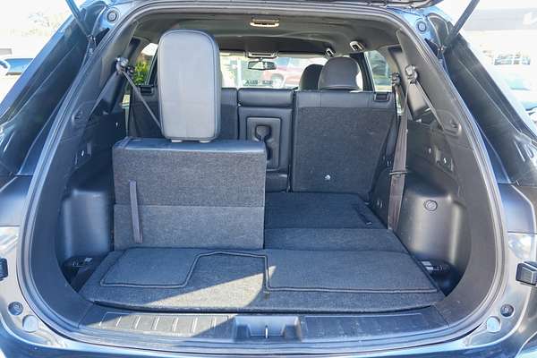 2024 Mitsubishi Outlander Black Edition ZM thumb-19