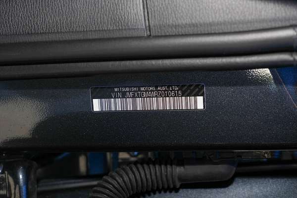 2024 Mitsubishi Outlander Black Edition ZM thumb-22