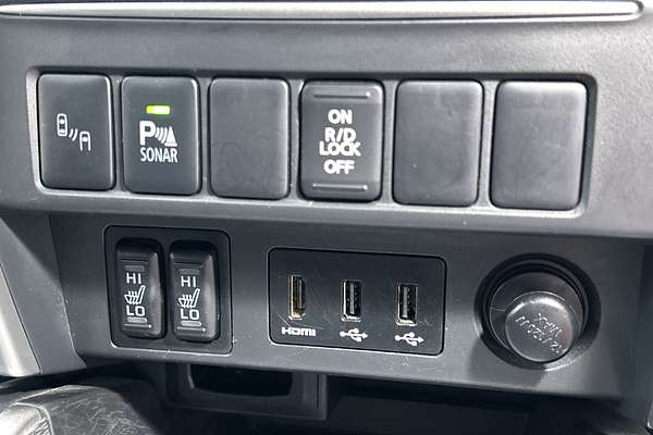 2020 Mitsubishi Triton GLS MR 4X4 thumb-16