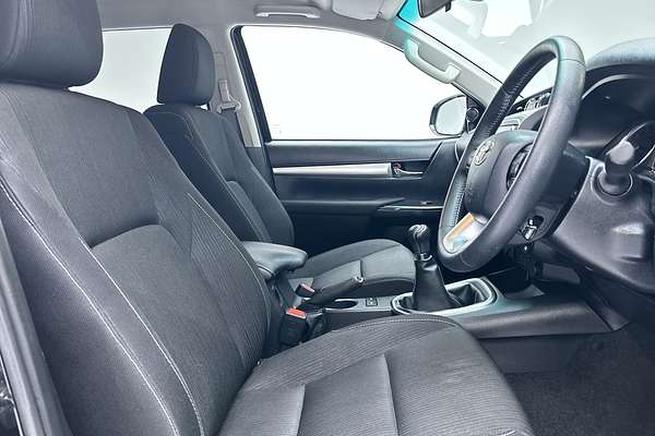 2023 Toyota Hilux SR5 GUN126R 4X4 thumb-12