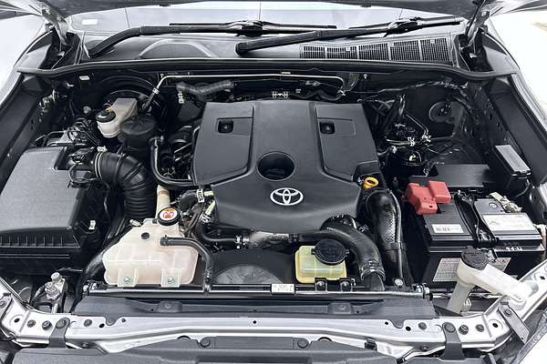 2019 Toyota Hilux SR5 GUN126R 4X4 thumb-10