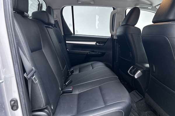 2019 Toyota Hilux SR5 GUN126R 4X4 thumb-11