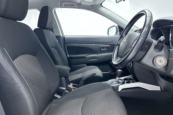 2013 Mitsubishi ASX XB thumb-12
