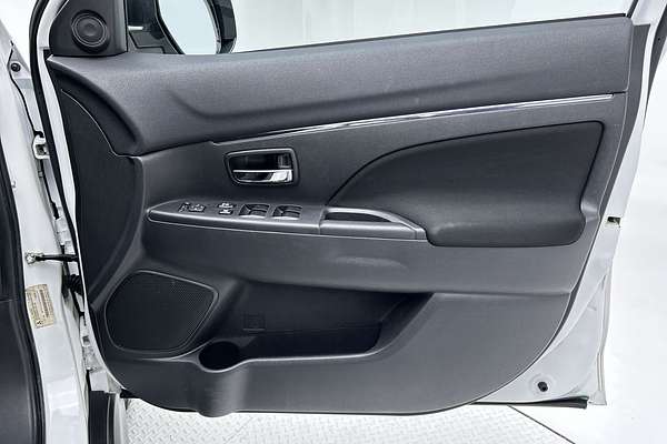 2013 Mitsubishi ASX XB thumb-18