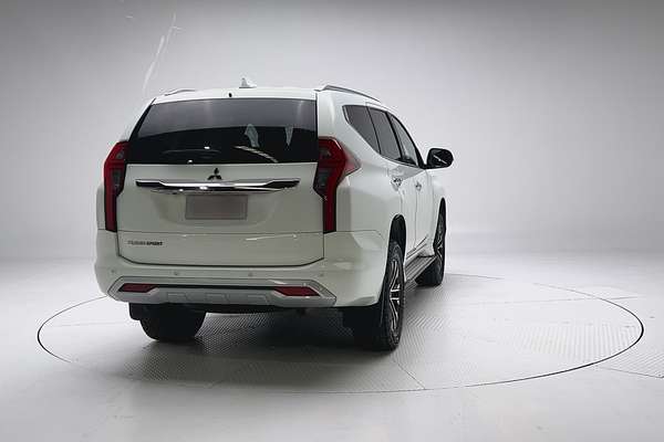 2020 Mitsubishi Pajero Sport GLS QF thumb-1