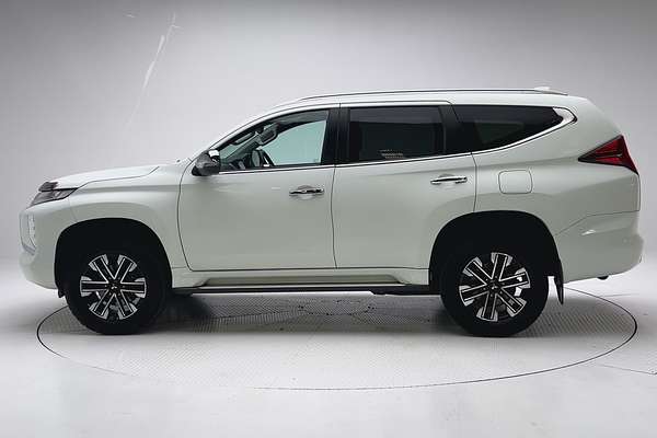 2020 Mitsubishi Pajero Sport GLS QF thumb-7