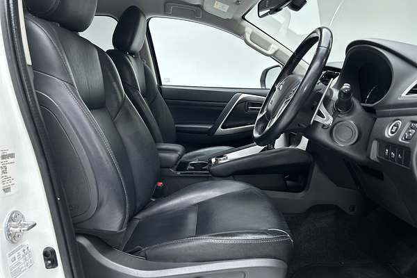 2020 Mitsubishi Pajero Sport GLS QF thumb-12