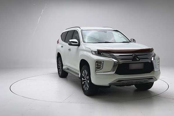 2020 Mitsubishi Pajero Sport GLS QF thumb-4
