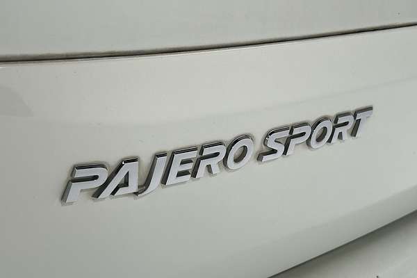 2020 Mitsubishi Pajero Sport GLS QF thumb-21