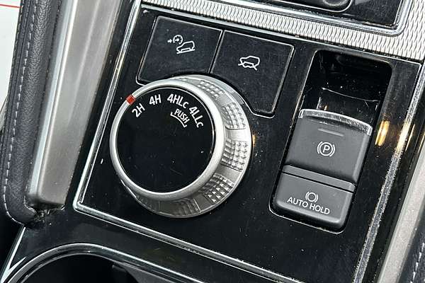 2020 Mitsubishi Pajero Sport GLS QF thumb-16