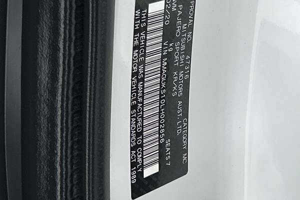 2020 Mitsubishi Pajero Sport GLS QF thumb-23