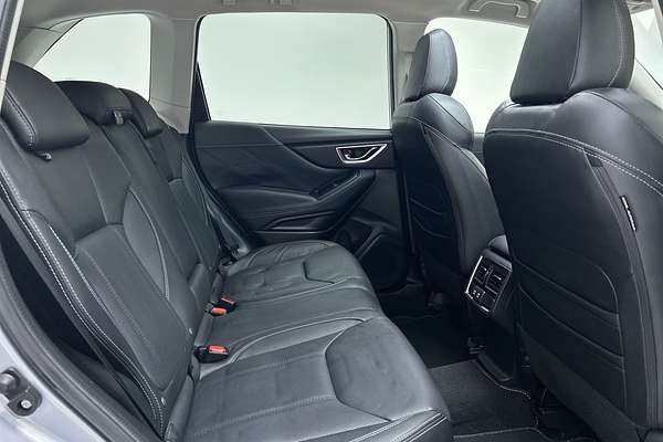 2018 Subaru Forester 2.5i-S S5 thumb-11