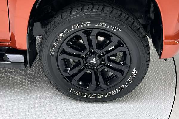 2022 Mitsubishi Triton GSR MR 4X4 thumb-9