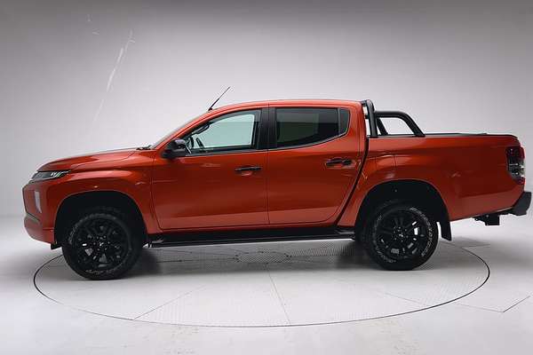 2022 Mitsubishi Triton GSR MR 4X4 thumb-4