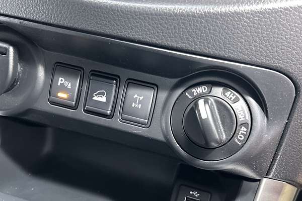 2018 Nissan Navara ST-X D23 Series 3 4X4 thumb-15