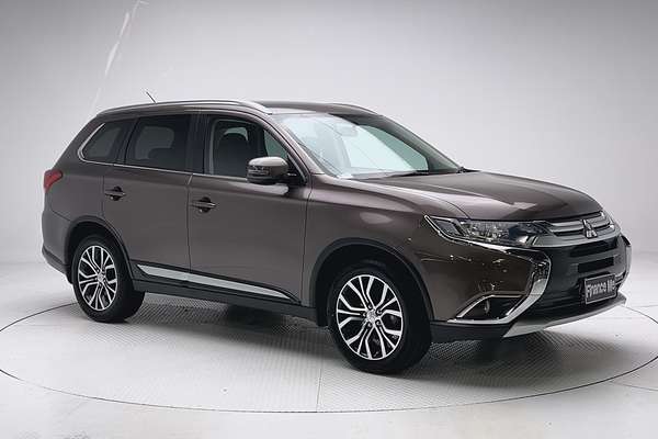 2016 Mitsubishi Outlander LS ZK thumb-1