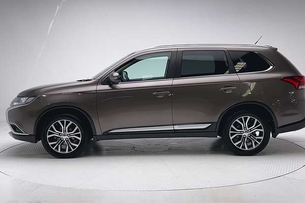 2016 Mitsubishi Outlander LS ZK thumb-4