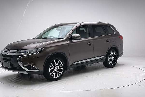 2016 Mitsubishi Outlander LS ZK thumb-3