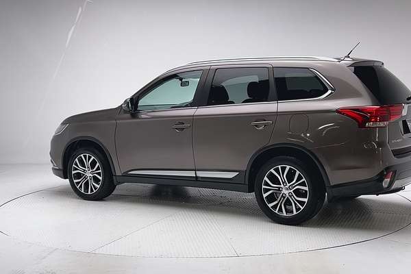 2016 Mitsubishi Outlander LS ZK thumb-5