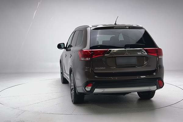 2016 Mitsubishi Outlander LS ZK thumb-6