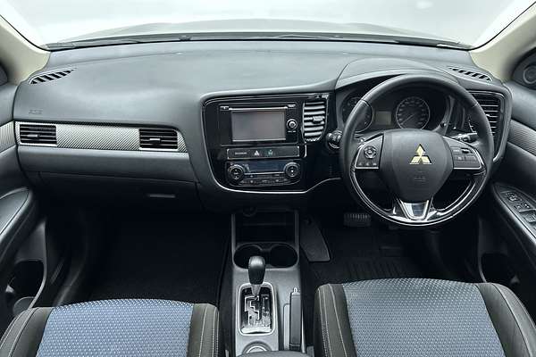 2016 Mitsubishi Outlander LS ZK thumb-19