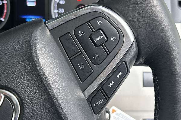 2021 Toyota Hiace GDH300R LWB thumb-16