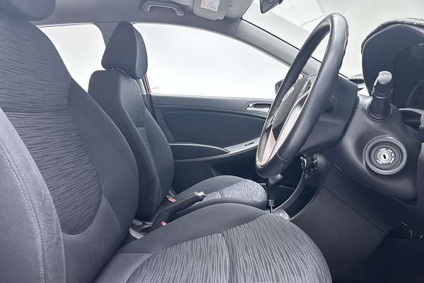 2019 Hyundai Accent Sport RB6 thumb-12