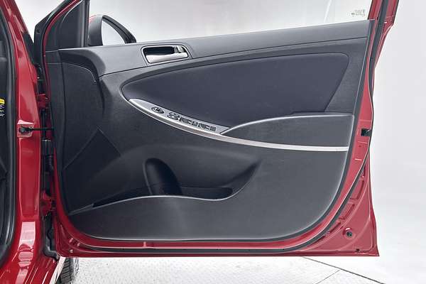 2019 Hyundai Accent Sport RB6 thumb-18