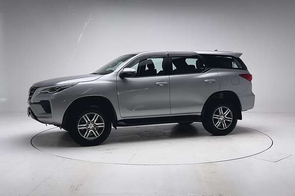 2020 Toyota Fortuner GX GUN156R thumb-6