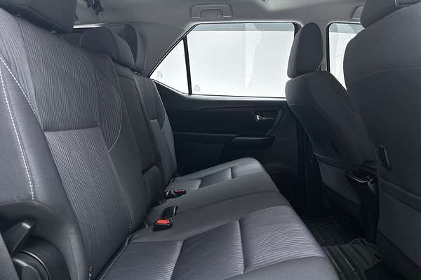 2020 Toyota Fortuner GX GUN156R thumb-11