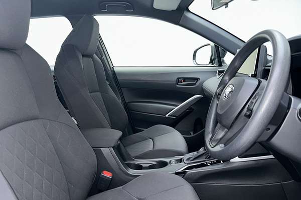 2025 Toyota Corolla Cross GX MXGH10R thumb-12