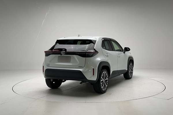 2022 Toyota Yaris Cross Urban MXPB10R thumb-1